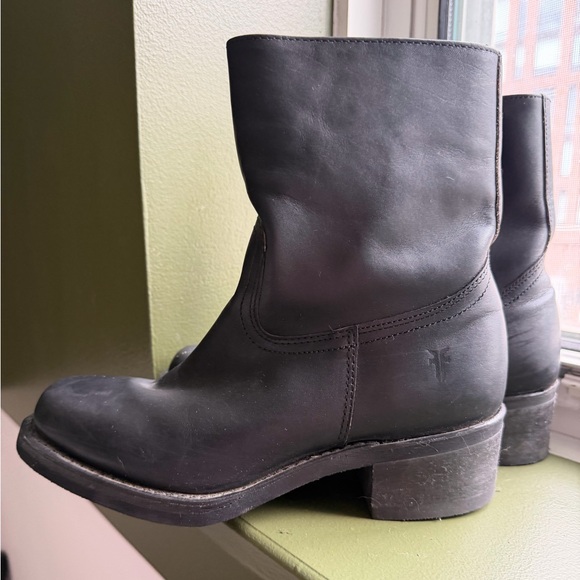 Frye Campus Inside Zip EUC - Picture 7 of 10